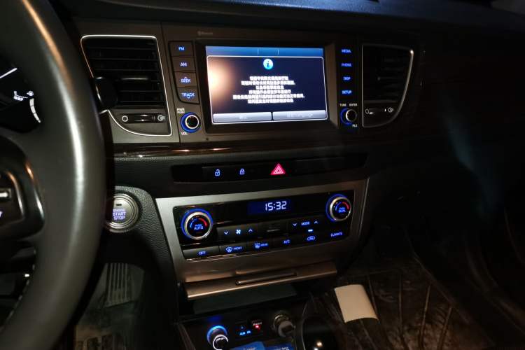 Used Hyundai Mistra 2016 1.8L Automatic Deluxe DLX Model Audio And AC Panel