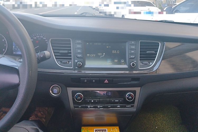 Used Hyundai Mistra 2016 1.6T Automatic Smart GLS Audio And AC Panel