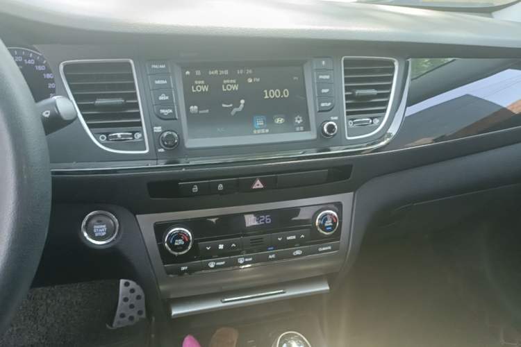 Used Hyundai Mistra 2016 1.8L Automatic Smart GLS Audio And AC Panel