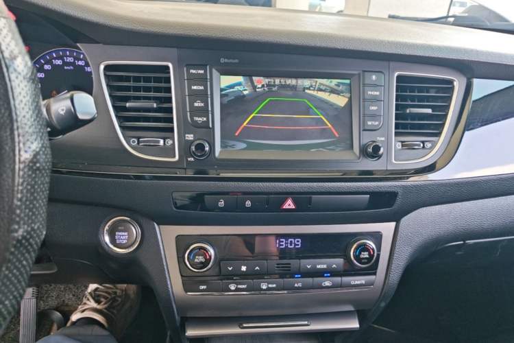 Used Hyundai Mistra 2016 1.8L Automatic Smart GLS Audio And AC Panel