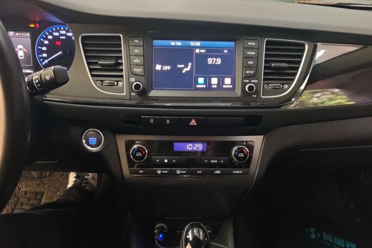 Used Hyundai Mistra 2016 1.8L Automatic Deluxe DLX Model Audio And AC Panel