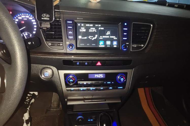 Used Hyundai Mistra 2016 1.6T Automatic Smart GLS Audio And AC Panel