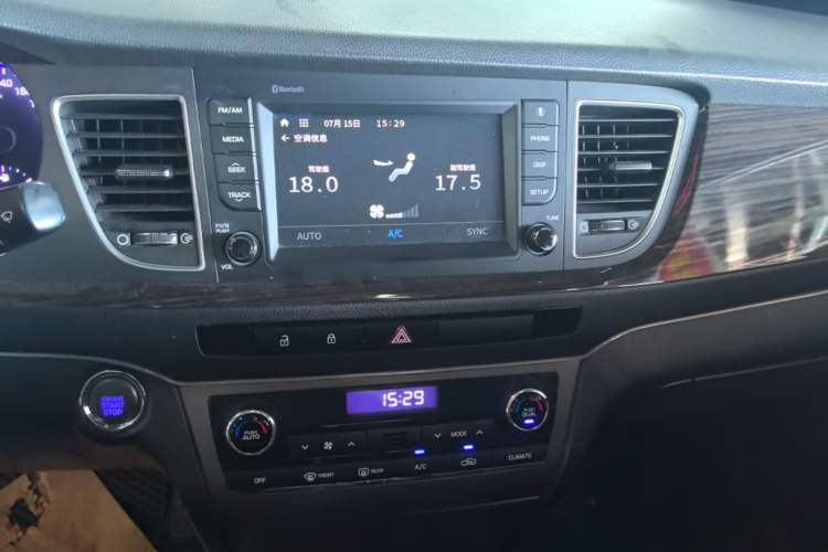 Used Hyundai Mistra 2016 1.6T Automatic Smart GLS Audio And AC Panel