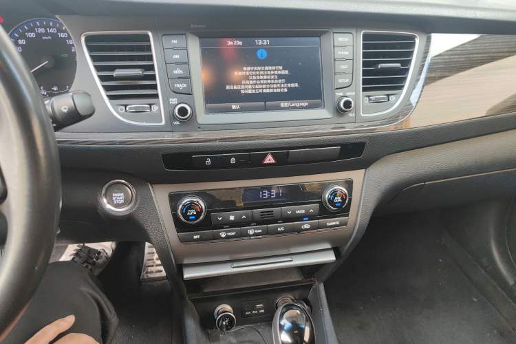Used Hyundai Mistra 2016 1.6T Automatic Flagship TOP Model Audio And AC Panel