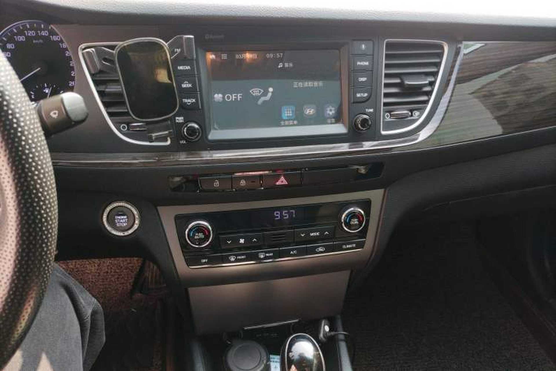 Used Hyundai Mistra 2016 1.6T Automatic Smart GLS Audio And AC Panel
