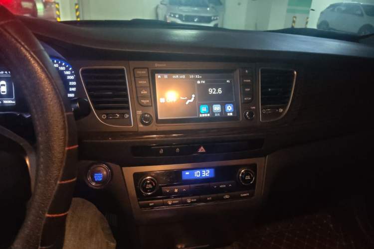 Used Hyundai Mistra 2016 1.6T Automatic Smart GLS Audio And AC Panel