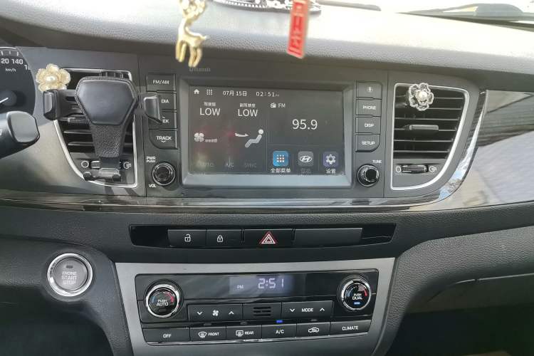 Used Hyundai Mistra 2016 1.6T Automatic Smart GLS Audio And AC Panel