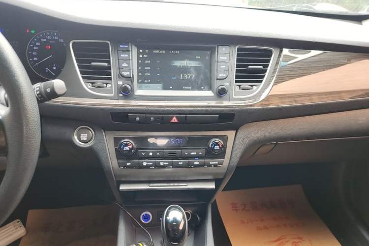 Used Hyundai Mistra 2016 1.6T Automatic Smart GLS Audio And AC Panel