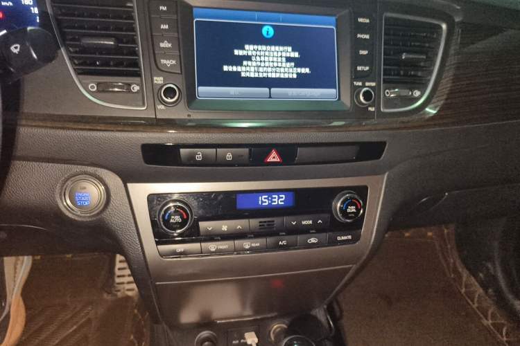 Used Hyundai Mistra 2016 1.6T Automatic Flagship TOP Model Audio And AC Panel
