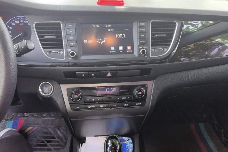 Used Hyundai Mistra 2016 1.8L Automatic Smart GLS Audio And AC Panel