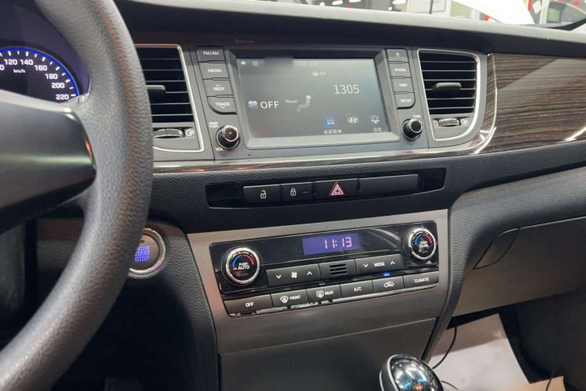 Used Hyundai Mistra 2016 1.6T Automatic Smart GLS Audio And AC Panel