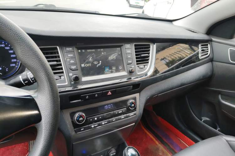 Used Hyundai Mistra 2016 1.8L Automatic Smart GLS Audio And AC Panel