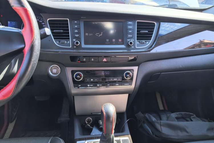 Used Hyundai Mistra 2016 1.6T Automatic Smart GLS Audio And AC Panel