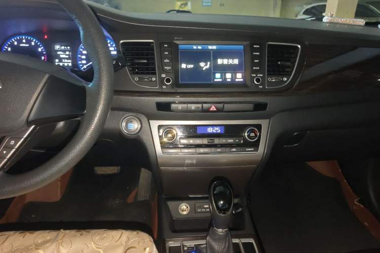 Used Hyundai Mistra 2016 1.6T Automatic Smart GLS Audio And AC Panel
