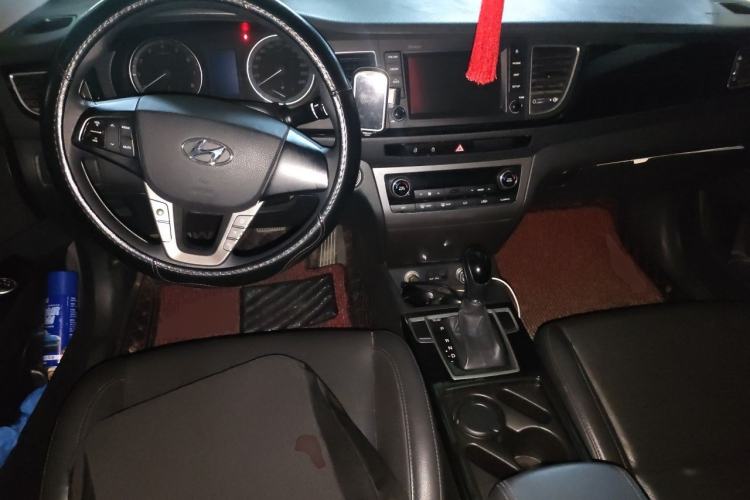 Used Hyundai Mistra 2016 1.8L Automatic Smart GLS Center Console