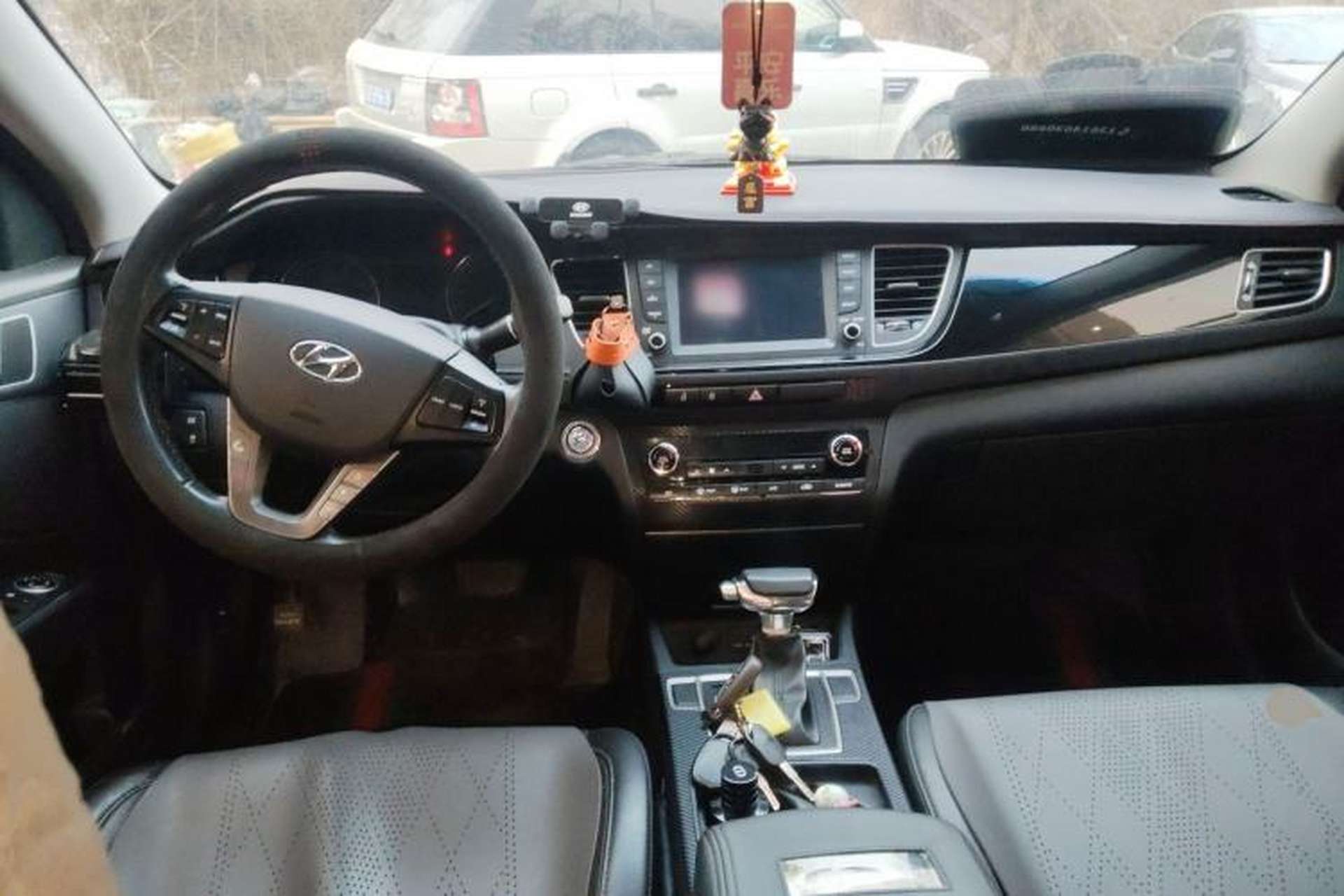 Used Hyundai Mistra 2016 1.8L Automatic Deluxe DLX Model Center Console