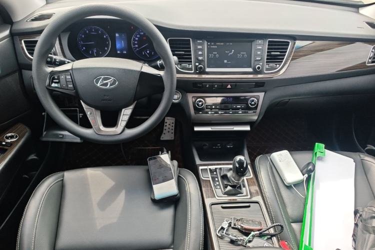 Used Hyundai Mistra 2016 1.6T Automatic Smart GLS Center Console