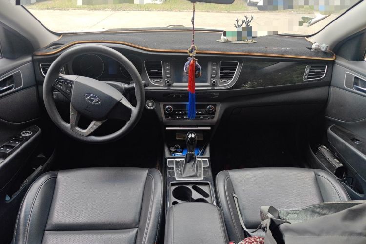 Used Hyundai Mistra 2016 1.8L Automatic Smart GLS Center Console