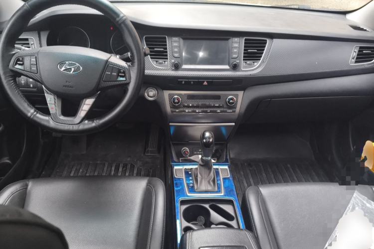 Used Hyundai Mistra 2016 1.8L Automatic Deluxe DLX Model Center Console