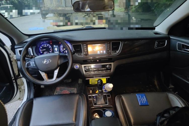 Used Hyundai Mistra 2016 1.6T Automatic Smart GLS Center Console