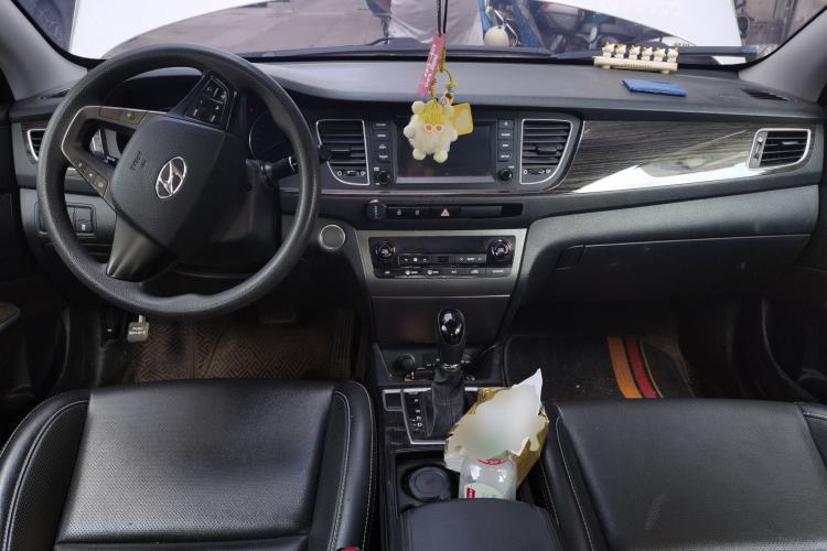 Used Hyundai Mistra 2016 1.6T Automatic Smart GLS Center Console