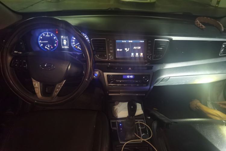 Used Hyundai Mistra 2016 1.8L Automatic Smart GLS Center Console
