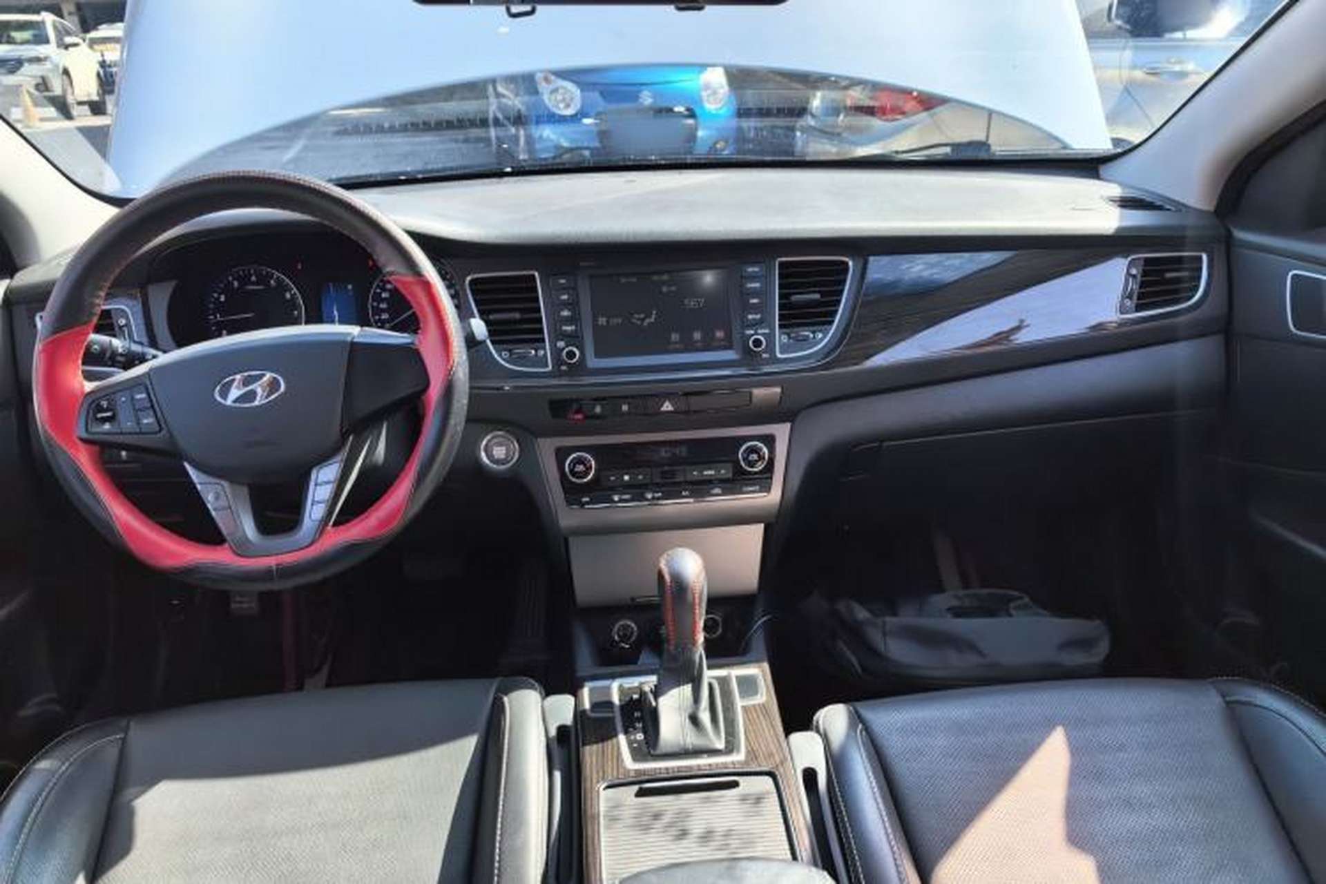 Used Hyundai Mistra 2016 1.6T Automatic Smart GLS Center Console