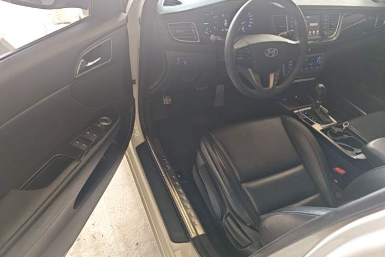 Used Hyundai Mistra 2016 1.8L Automatic Smart GLS Driver Seat