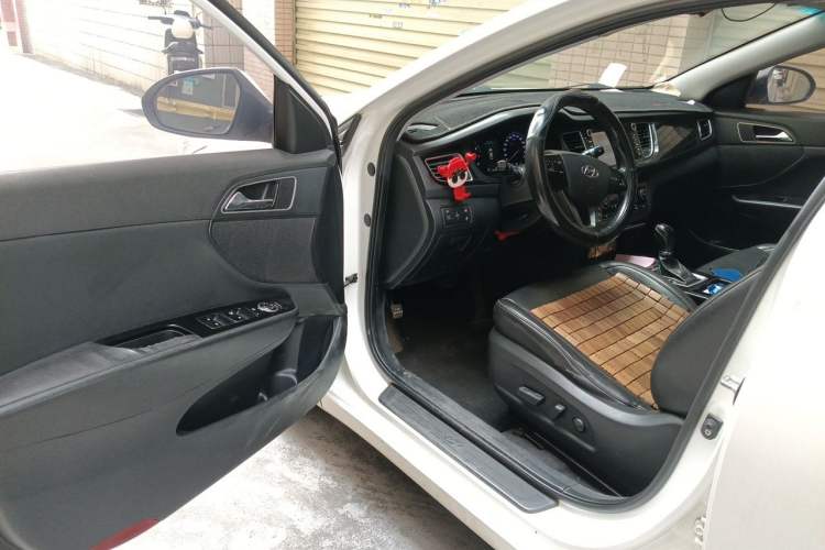 Used Hyundai Mistra 2016 1.8L Automatic Deluxe DLX Model Driver Seat