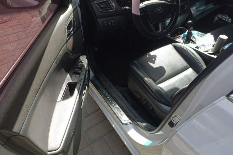 Used Hyundai Mistra 2016 1.8L Automatic Deluxe DLX Model Driver Seat