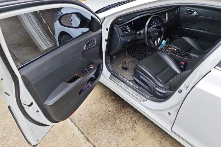 Used Hyundai Mistra 2016 1.6T Automatic Smart GLS Driver Seat