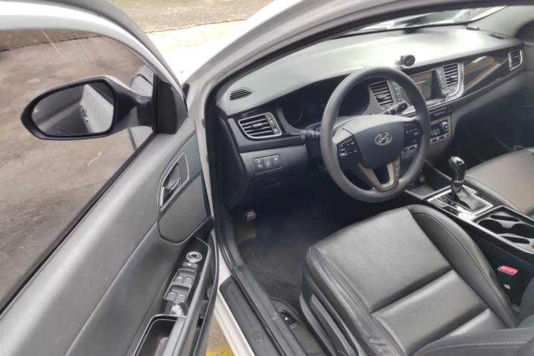 Used Hyundai Mistra 2016 1.8L Automatic Smart GLS Driver Seat