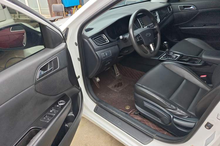 Used Hyundai Mistra 2016 1.8L Automatic Smart GLS Driver Seat