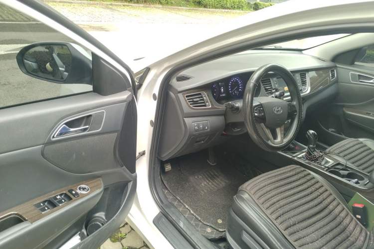 Used Hyundai Mistra 2016 1.6T Automatic Smart GLS Driver Seat