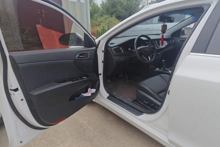 Used Hyundai Mistra 2016 1.8L Automatic Deluxe DLX Model Driver Seat