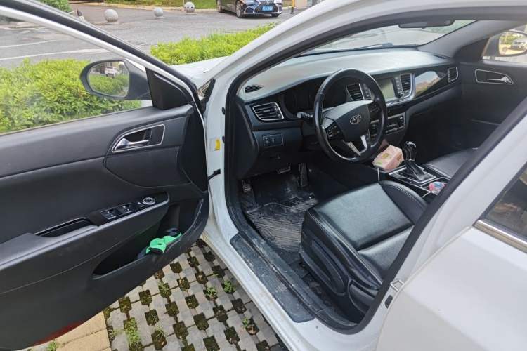 Used Hyundai Mistra 2016 1.8L Automatic Smart GLS Driver Seat