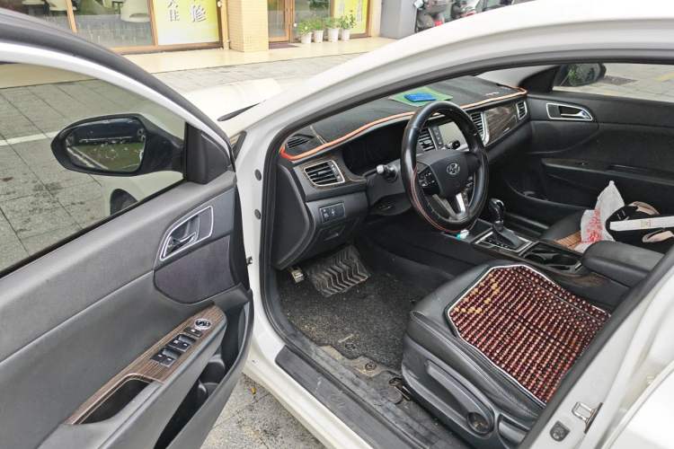 Used Hyundai Mistra 2016 1.8L Automatic Smart GLS Driver Seat