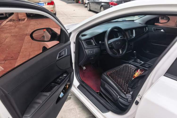 Used Hyundai Mistra 2016 1.8L Automatic Smart GLS Driver Seat
