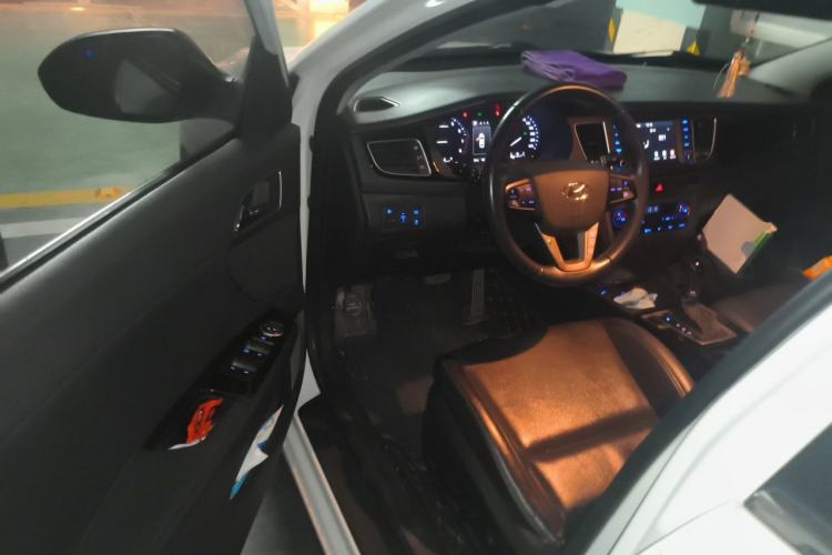 Used Hyundai Mistra 2016 1.8L Automatic Deluxe DLX Model Driver Seat