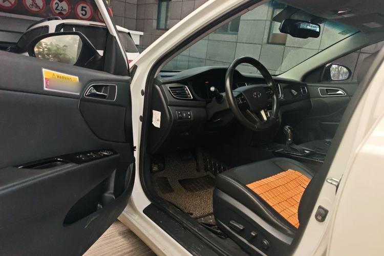 Used Hyundai Mistra 2016 1.8L Automatic Deluxe DLX Model Driver Seat