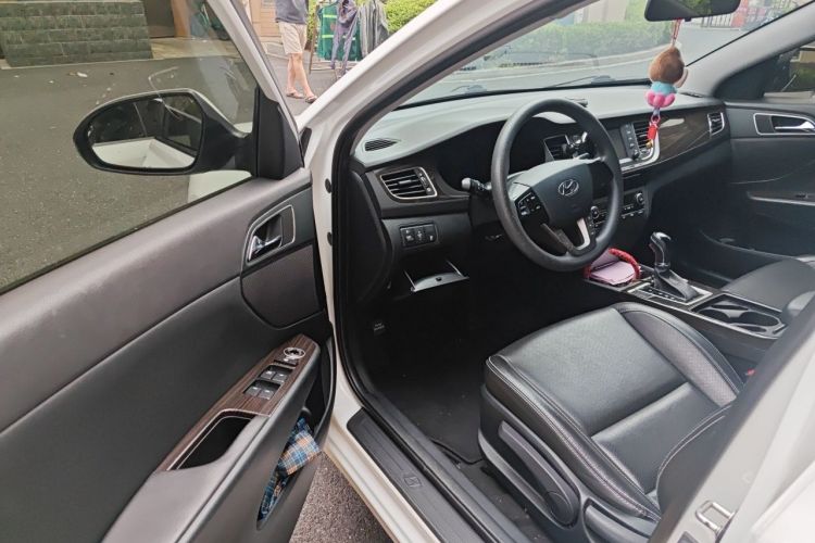 Used Hyundai Mistra 2016 1.6T Automatic Smart GLS Driver Seat