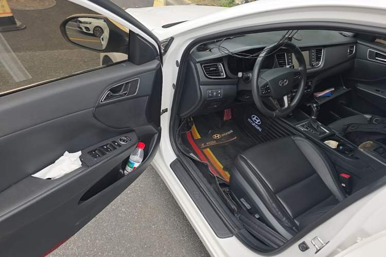 Used Hyundai Mistra 2016 1.8L Automatic Deluxe DLX Model Driver Seat