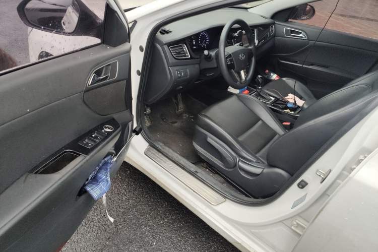 Used Hyundai Mistra 2016 1.8L Automatic Smart GLS Driver Seat