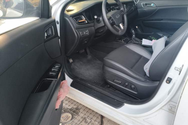 Used Hyundai Mistra 2016 1.8L Automatic Deluxe DLX Model Driver Seat