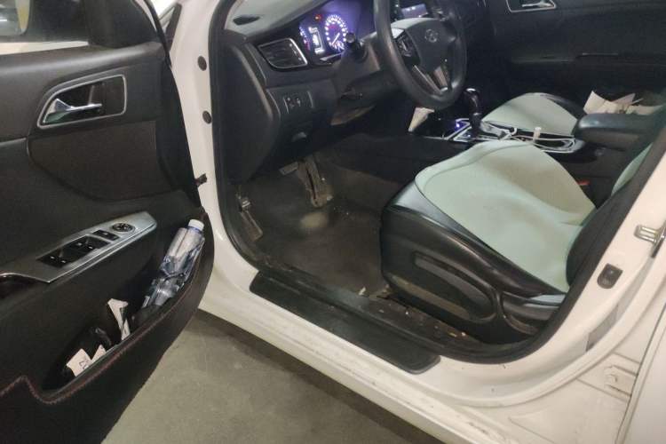 Used Hyundai Mistra 2016 1.8L Automatic Smart GLS Driver Seat