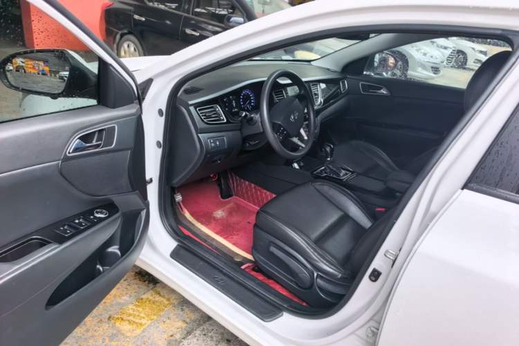 Used Hyundai Mistra 2016 1.8L Automatic Smart GLS Driver Seat