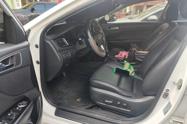 Used Hyundai Mistra 2016 1.8L Automatic Deluxe DLX Model Driver Seat