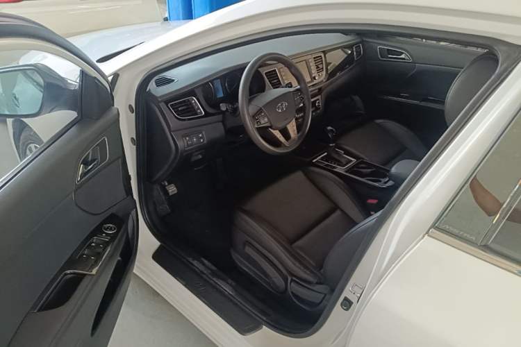 Used Hyundai Mistra 2016 1.8L Automatic Smart GLS Driver Seat