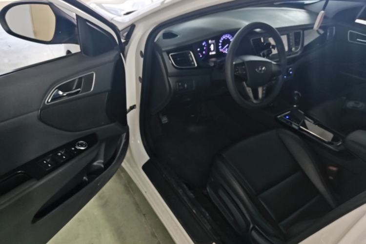Used Hyundai Mistra 2016 1.8L Automatic Smart GLS Driver Seat
