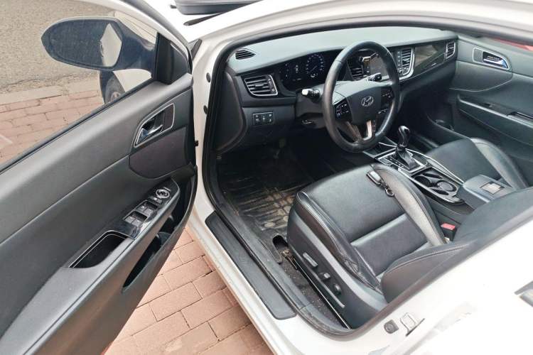 Used Hyundai Mistra 2016 1.8L Automatic Deluxe DLX Model Driver Seat